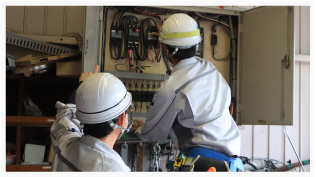 電気工事の様子